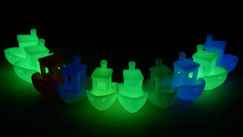 Glow-in-the-Dark از انواع مواد مصرفی پرینتر سه بعدی